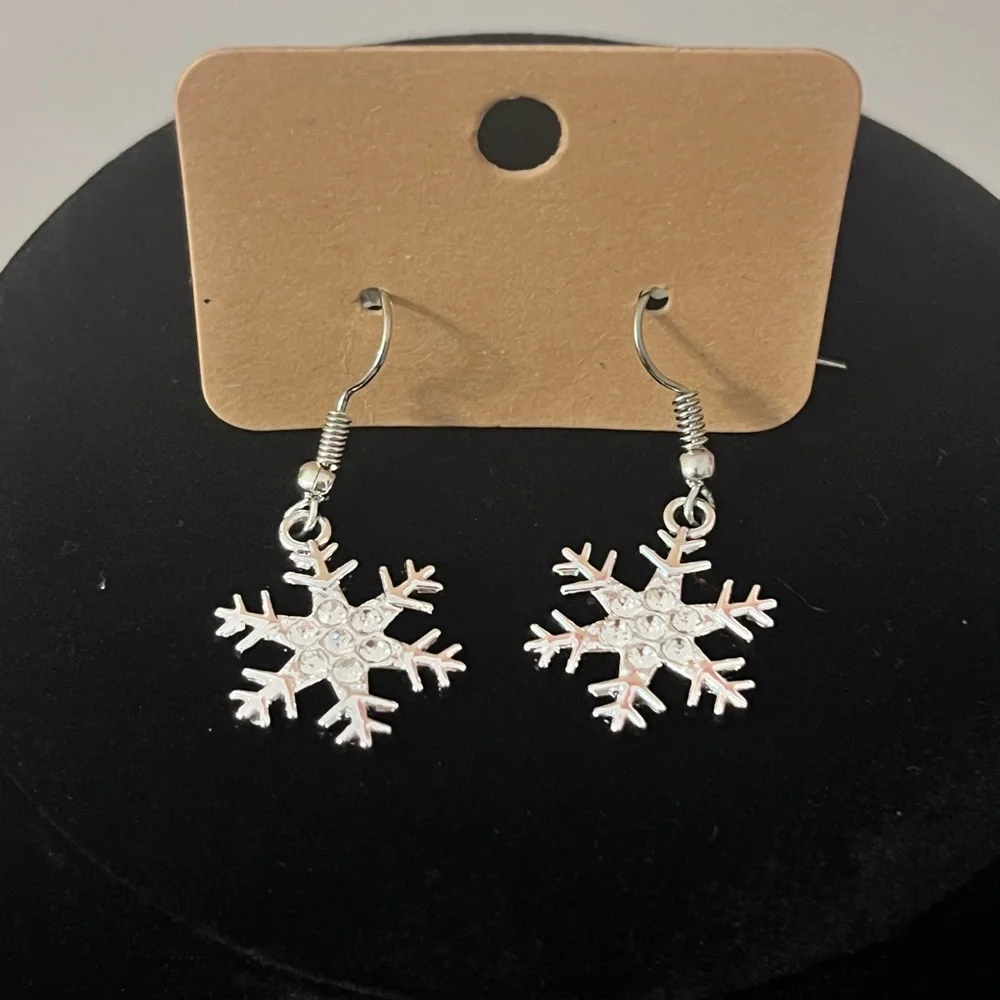 Hand Crafted Silver Snowflake Earrings - Picture 2 of 3